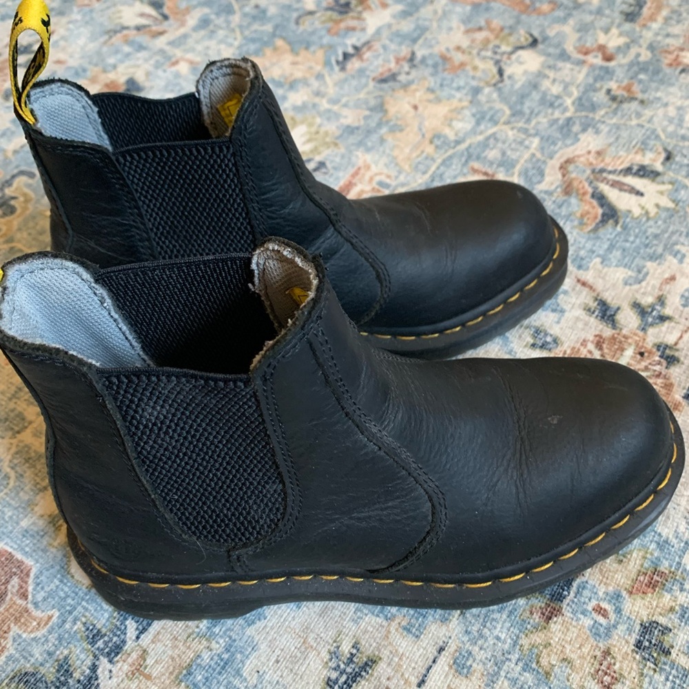 Dr. Martens leather Chelsea boots — like new
